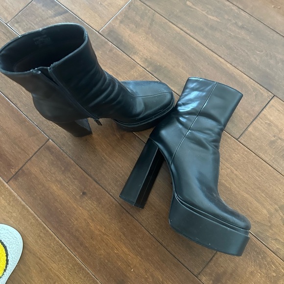 ZARA platform boots - Picture 2 of 3
